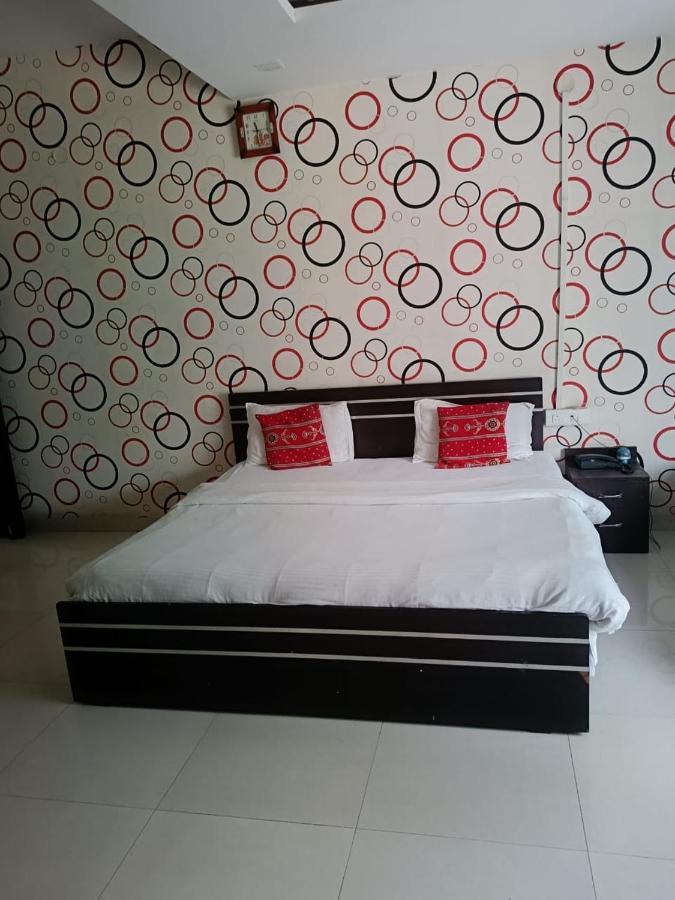 Hotel Mahati Indore Extérieur photo